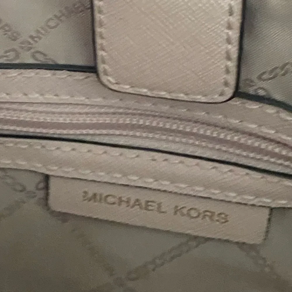 Michael Kors Voyager Large Saffiano Leather Top-Zip Tote Bag light pink/blush